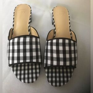 NIB Crown & Ivy Women's Charlotte Slides in Black and White Gingham